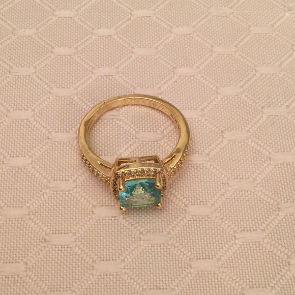 CZECH BLUE CRYSTAL IN GOLD TONE - Picture 3 of 8